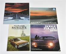 4 Prospekte, 70er Jahre, Dodge 1970, Plymouth 1973, GM 1972, Thunderbird 1978
