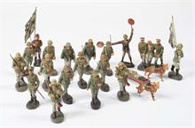 Elastolin + andere, 18 Militärfiguren
