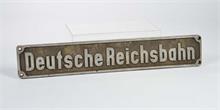 Guss Schild "Deutsche Reichsbahn"
