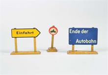 Tippco, Autobahnschilder "Motorradverbot", "Einfahrt" + "Ende der Autobahn"