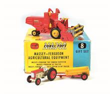 Corgi Toys, GS 8 Massey Ferguson Mähdrescher mit Anhänger + Traktor