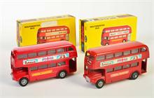 Budgie, 2 Routemaster Busse