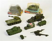 Dinky Toys, 2x Militärspielzeug
