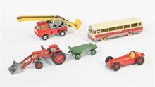 Dinky Toys, Corgi: Pariser Bus, Traktor u.a.