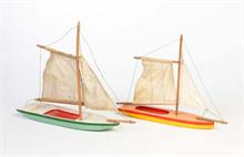 Hausser, 2 Segelboote aus Holz