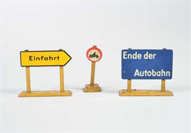 Tippco, Autobahnschilder "Motorradverbot", "Einfahrt" + "Ende der Autobahn"