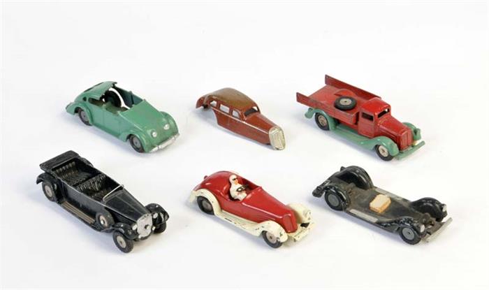 Märklin, 5 Autos mit Guss-Schäden - auctions & price archive