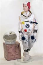 Astronautenkostüm "Richard Gordon", Junge als Schaufensterfigur