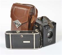 3 Kameras: Zeiss Ikon Box Tengor, AGC Pronto Rollfilm + Zeiss Ikon (in original Ledertasche)