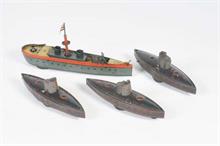 Hess, Flotte mit Kreuzer + 3 U-Booten