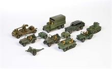 Dinky Toys, Konvolut Militärfahrzeuge