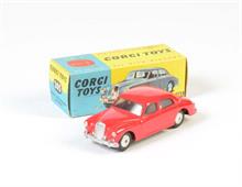 Corgi Toys, Riley Pathfinder Saloon (205) mit glatten Felgen, rot + blau/gelbem Karton