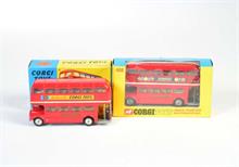 Corgi Toys, London Doppeldecker Outspan mit Speichenfelgen + Blister + London DD "Corgi Toys" mit geformten Felgen