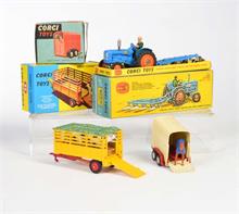 Corgi Toys, Fordson Traktor mit Pflug, Beast Carrier + Rice Pony Anhänger, elfenbein/rot