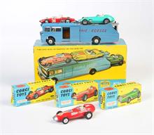 Corgi Toys, Ecurie Set mit 3 Rennwagen (mit rotem Ferrari), hellblau mit roten Buchstaben
