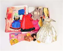 Mattel u.a., Konvolut Kleidung, Köpfe + Trachten Barbie