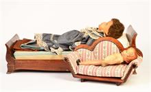 2 Celluloid Puppen mit Sofa + Bett