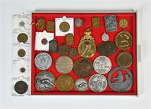 Belgien Lüttich, Konvolut von Medaillen und Jetons. 31 Stück