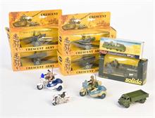 Dinky u.a., 3 Militärfahrzeuge, 4 Kanonen + 3 Motorräder