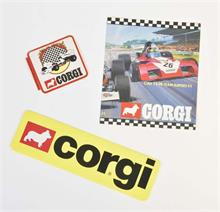 Corgi Toys, 2 Aufkleber + kleines Plakat