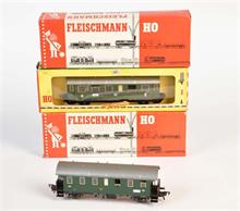 Fleischmann, 3 Personenwagen (1555, 5063 + 5098)