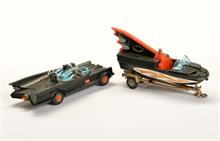 Corgi Toys, Batmobile matt + Batboat auf Anhänger