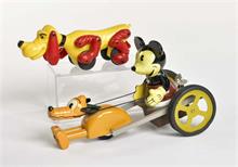 Micky auf Wagen + Pluto