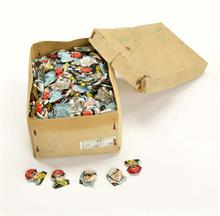 Händlerbox mit 600 Pins  Character Toys