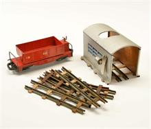 Biller, 4-achsiger Kippwagen + Lokschuppen mit Schienen