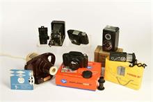 Kodak u.a., 7 Kameras (meist aus Bakelit) + View Master Projektor