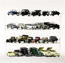 Norev, Ricko u.a., 22 Olditmer Modellautos (Bentley u.a.)