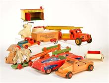 Konvolut Holzspielzeug, meist Fahrzeuge