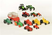 Gama u.a., Konvolut Traktoren + Landmaschinen