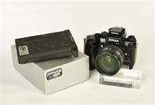 Nikon, F4 mit Nikkor 3,5-5,6  24-120 mm + Polaroid Rückteil