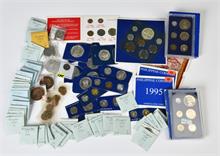 Philippinen, Konvolut von Kursmünzen des 20. Jahrhunderts, vom Centavo bis zum 50 Peso Stück, ca. 150 Stück