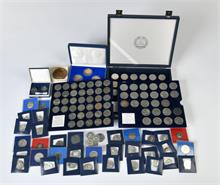 Deutsche Demokratische Republik (DDR), großes Konvolut von Kurs und Gedenkmünzen, 156 Stück