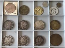 USA, Lot von Münzen und Jetons, 14 Stück