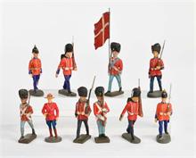 Lineol/Elastolin, 10 Soldaten Dänische Garde, Mountys, Schotten u.a.