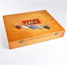 Lego, 5 PKW + Holzkiste
