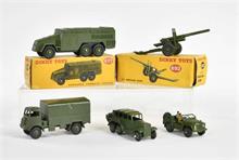 Dinky Toys, 4 Militärfahrzeuge + Geschütz