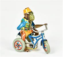 Arnold, Affe auf Dreirad