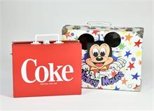 2 Koffer, Micky Maus + Coca Cola