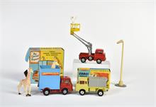 Corgi Toys, 503 Chipperfield Giraffen Transporter + 2x Control Jeep mit Zubehör