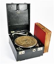 Koffergrammophon, um 1920/30 + 10 Schellack platten (Rock`n Roll und Karneval)