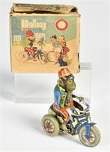 Arnold, Affe Bobby auf Dreirad