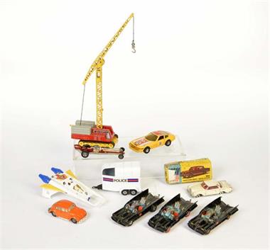 Corgi Toys, diverse Modelle 3x Batmobile, Käfer u.a.
