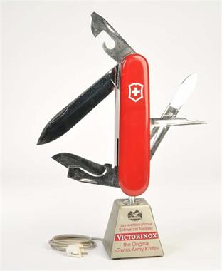 Victorinox, Schweizer Messer (elektrisches Werbedisplay)