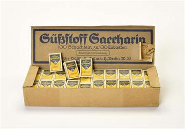 Verkaufspackung mit 100 Schachteln zu 100 Tabletten "Saccharin Süßstoff"