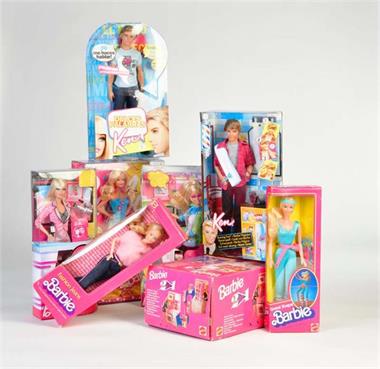 Barbie, 7 Figuren + 2 in 1 Kitchen