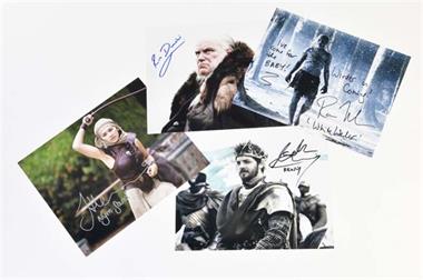 4 original Autogramme der "Game of Thrones" Darsteller